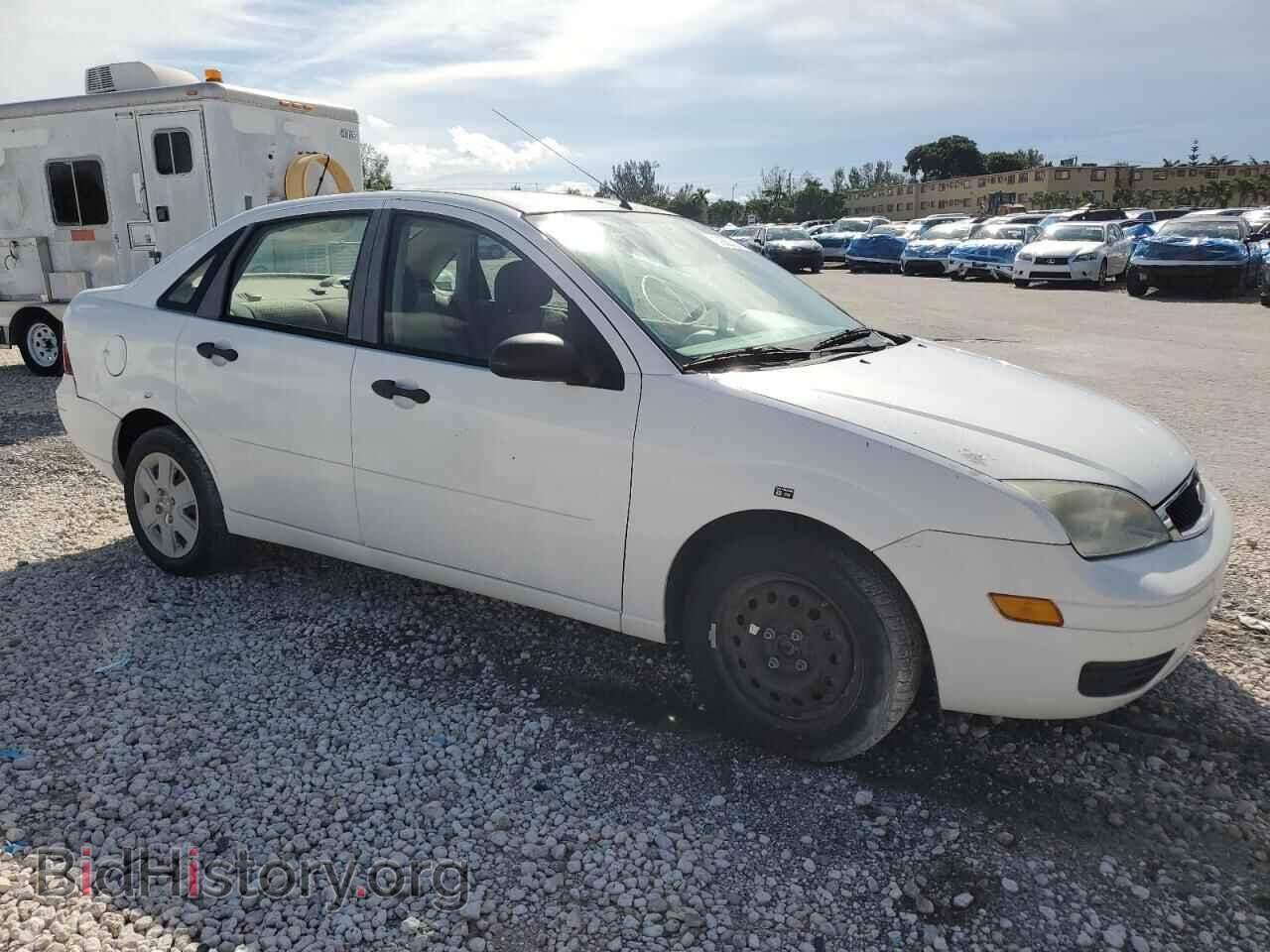 2007 FORD FOCUS - VIN: 1FAHP34N77W359607 - Photo 4