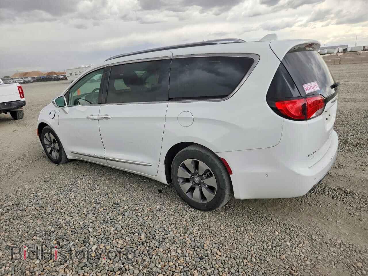 2018 CHRYSLER PACIFICA - VIN: 2C4RC1N79JR359137 - Фото 2