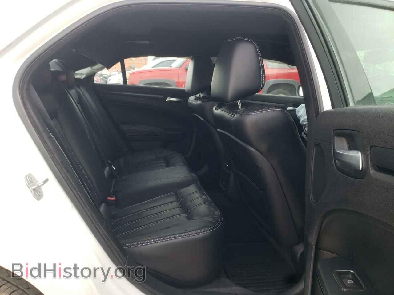2016 CHRYSLER 300 - VIN: 2C3CCAGG9GH253440 - Фото 6