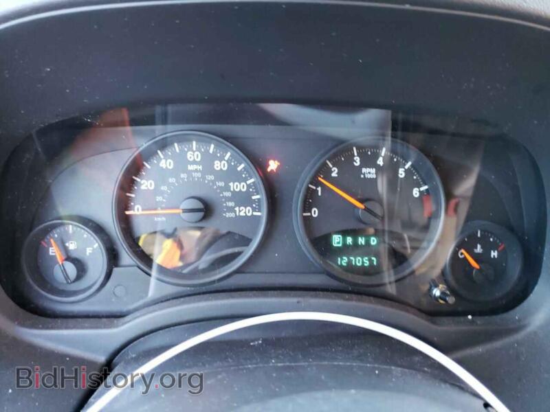 2011 Jeep COMPASS (VIN 1J4NF1FB0BD180444) — фото 9 из 12
