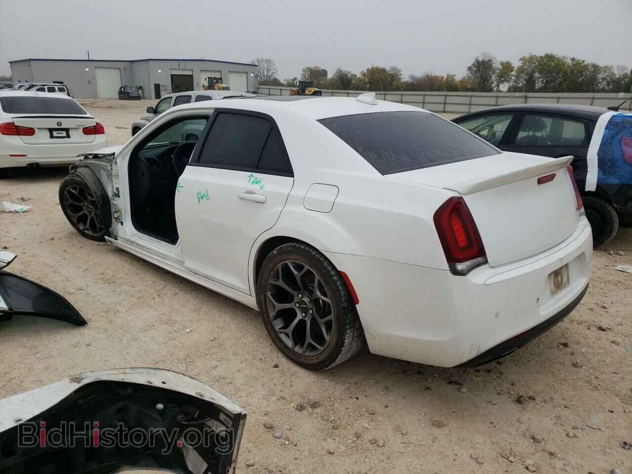 2015 CHRYSLER 300 - VIN: 2C3CCABT6FH859880 - Фото 2