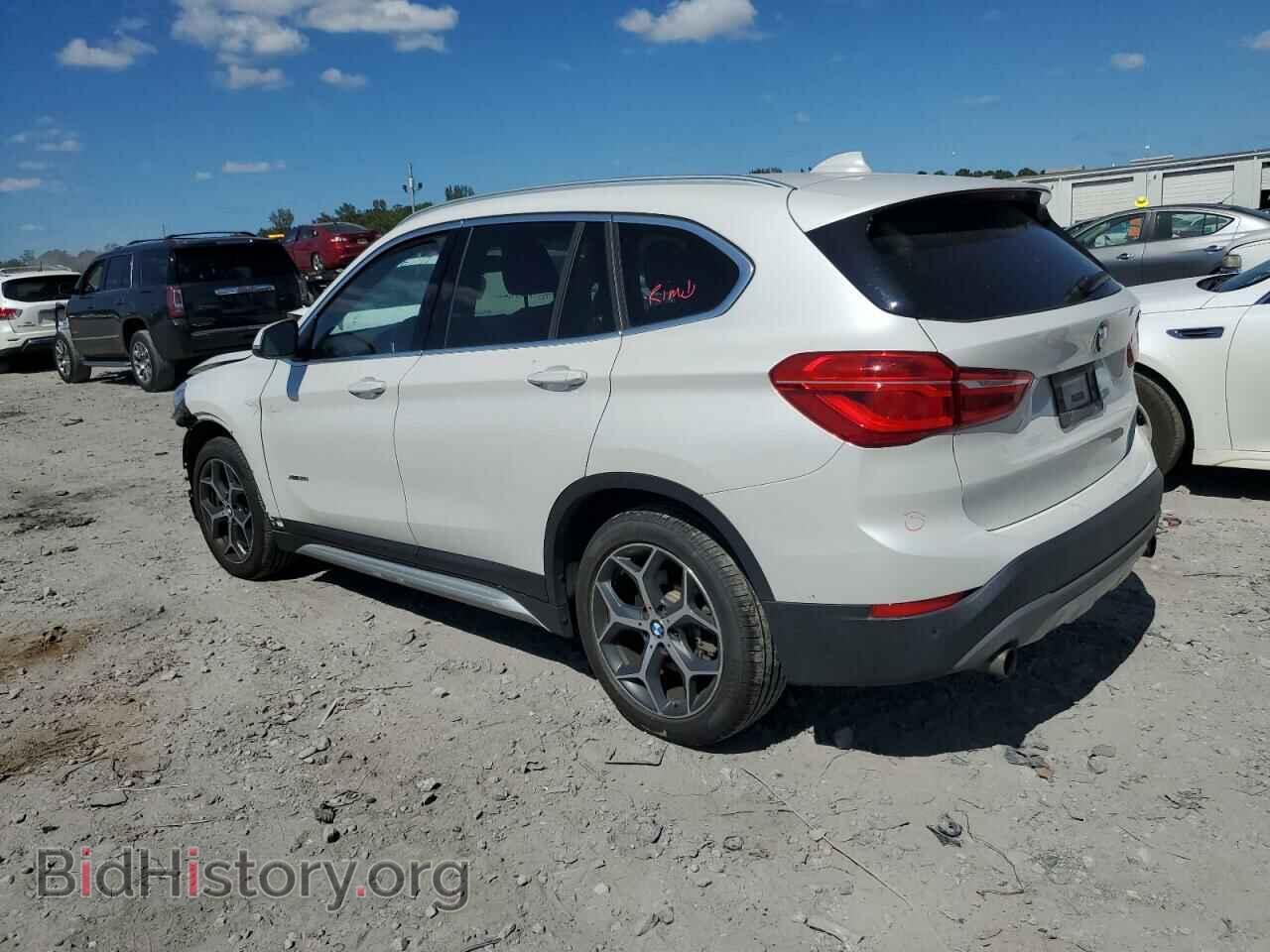 2017 BMW X1 - VIN: WBXHT3C30H5F79352 - Фото 2