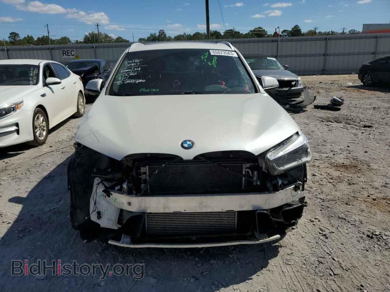2017 BMW X1 - VIN: WBXHT3C30H5F79352 - Фото 5