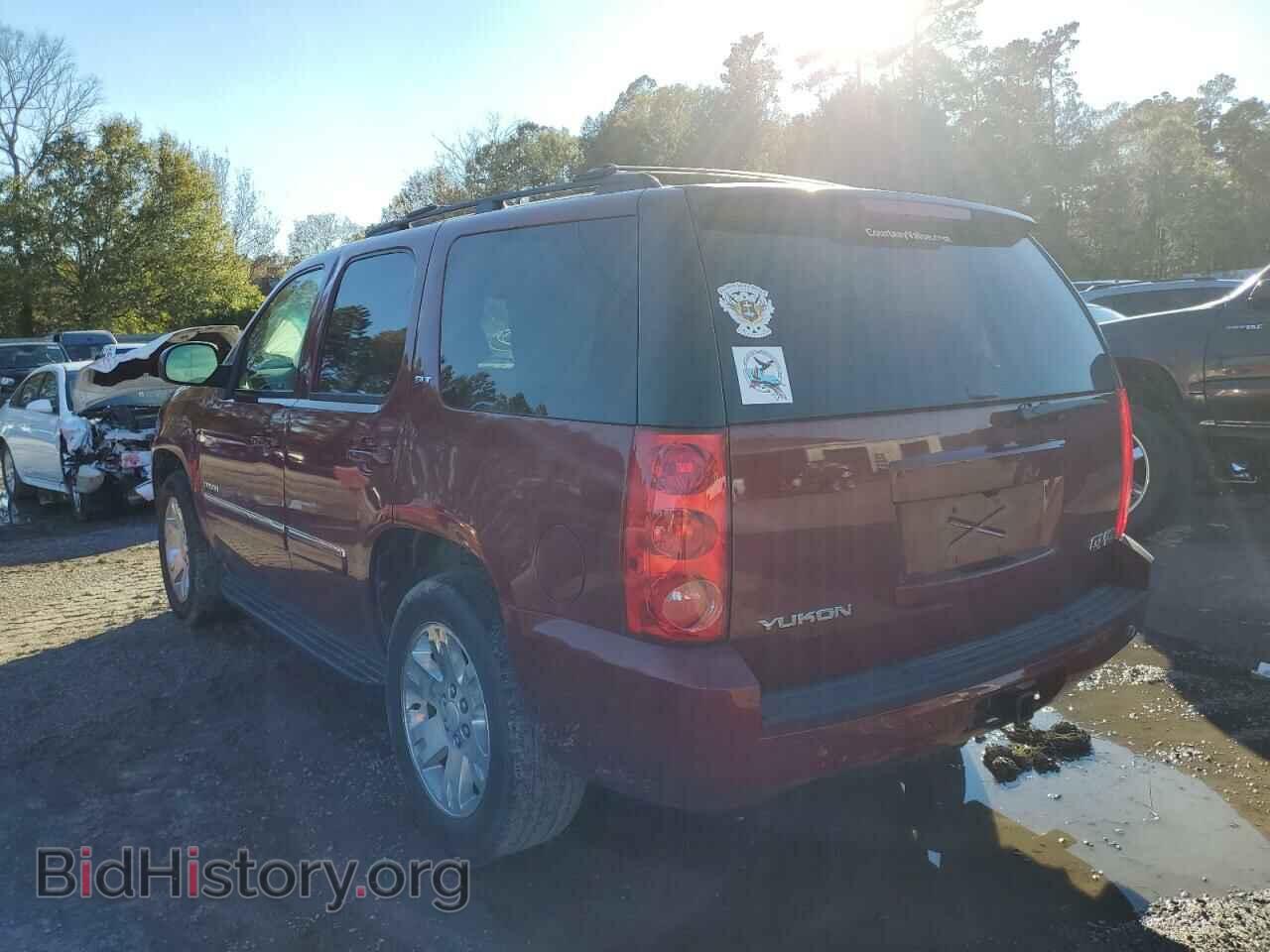 2011 GMC YUKON - VIN: 1GKS1CE07BR201154 - Фото 2