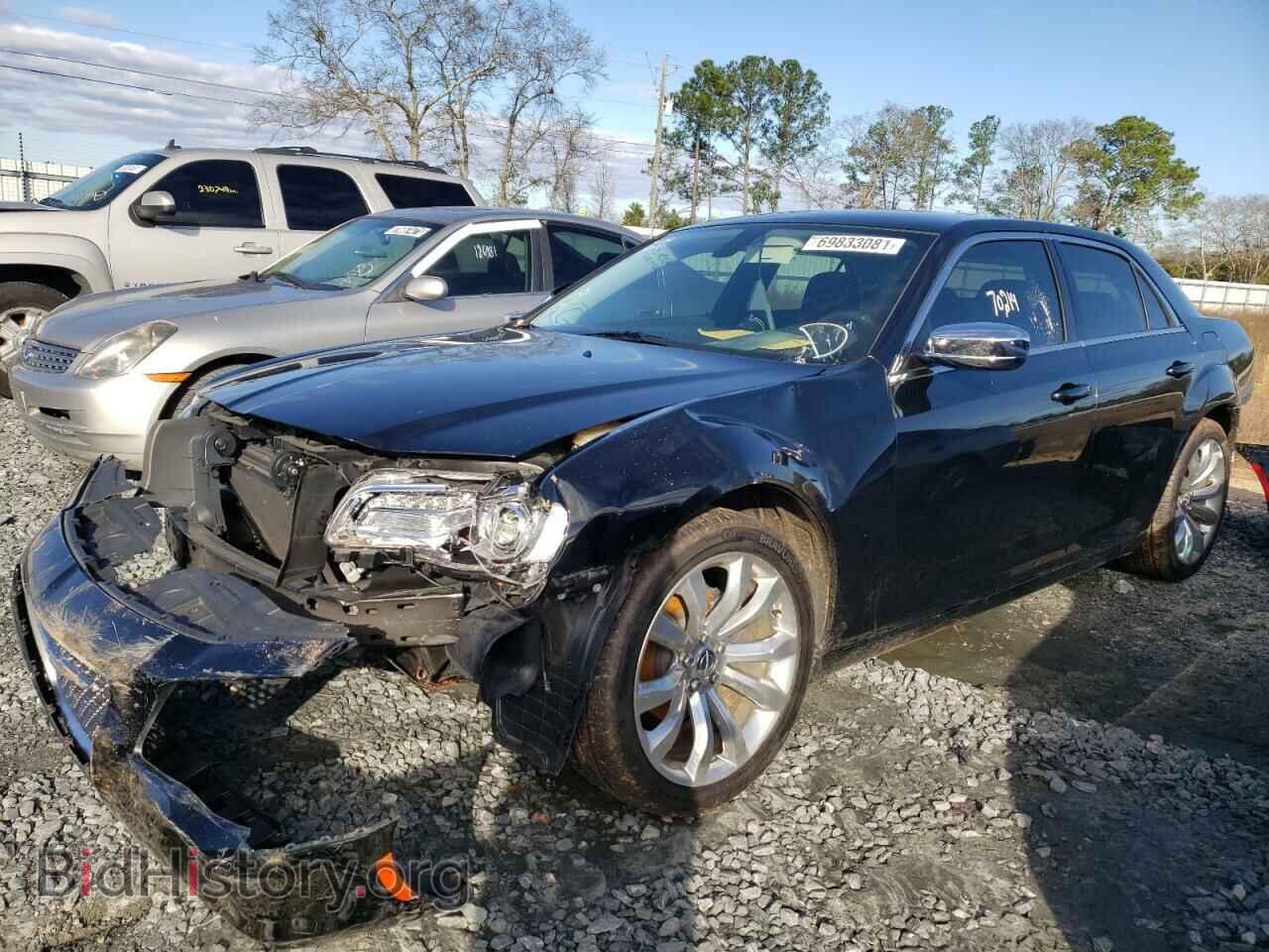 2018 CHRYSLER 300 - VIN: 2C3CCAAG9JH338357 - Фото 2