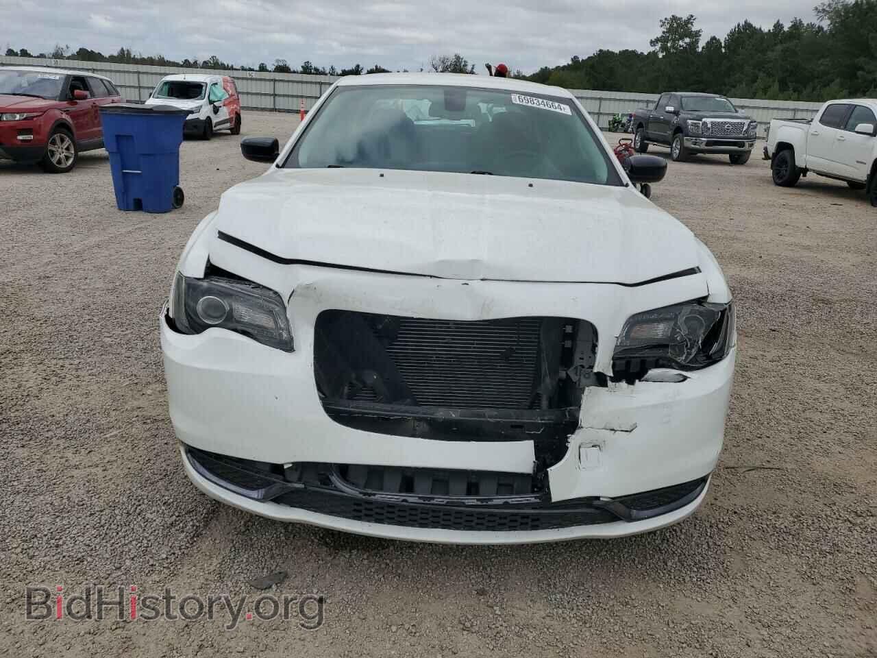 2018 CHRYSLER 300 - VIN: 2C3CCAAGXJH281957 - Фото 5
