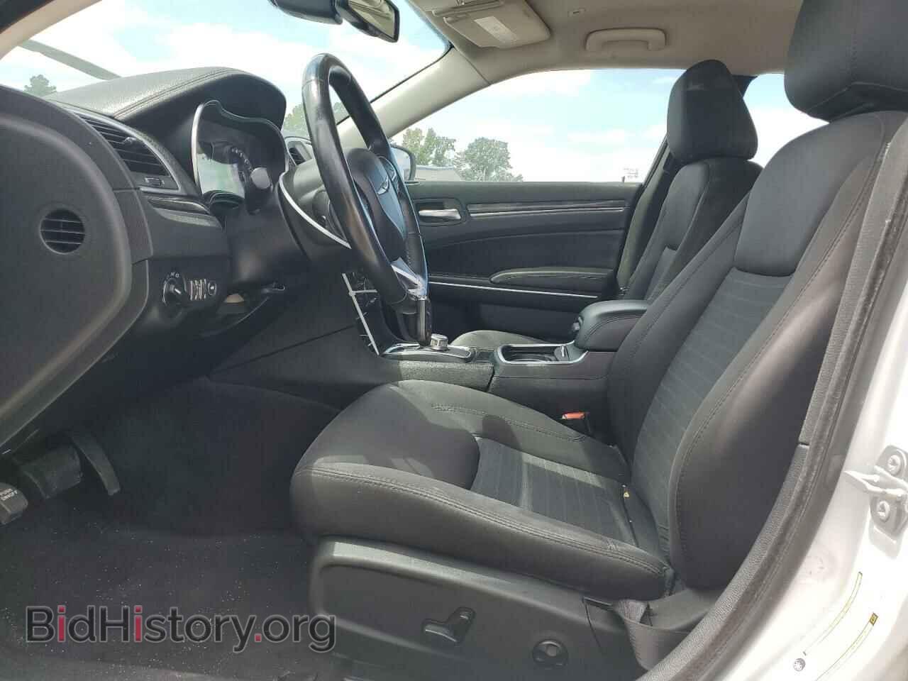 2018 CHRYSLER 300 - VIN: 2C3CCAAGXJH281957 - Фото 7