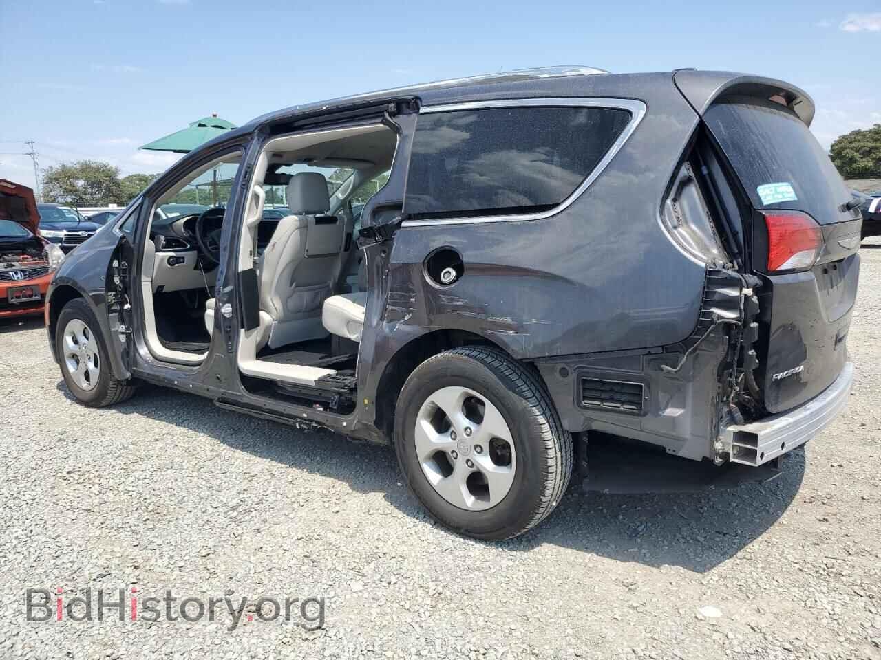 2017 CHRYSLER PACIFICA - VIN: 2C4RC1EG0HR734018 - Photo 2