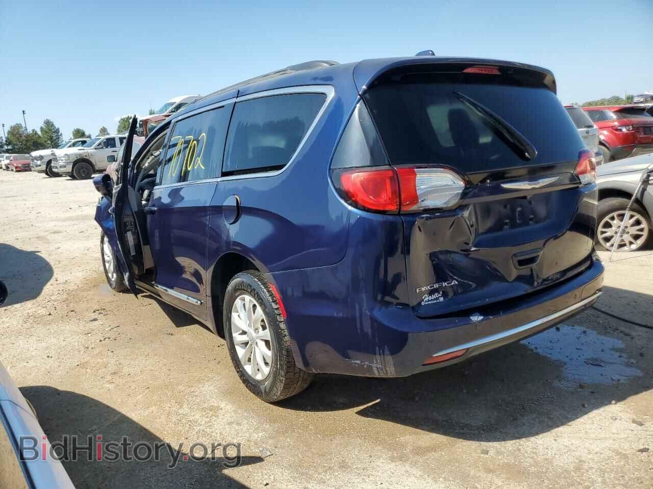 2017 CHRYSLER PACIFICA - VIN: 2C4RC1BG3HR736107 - Photo 2