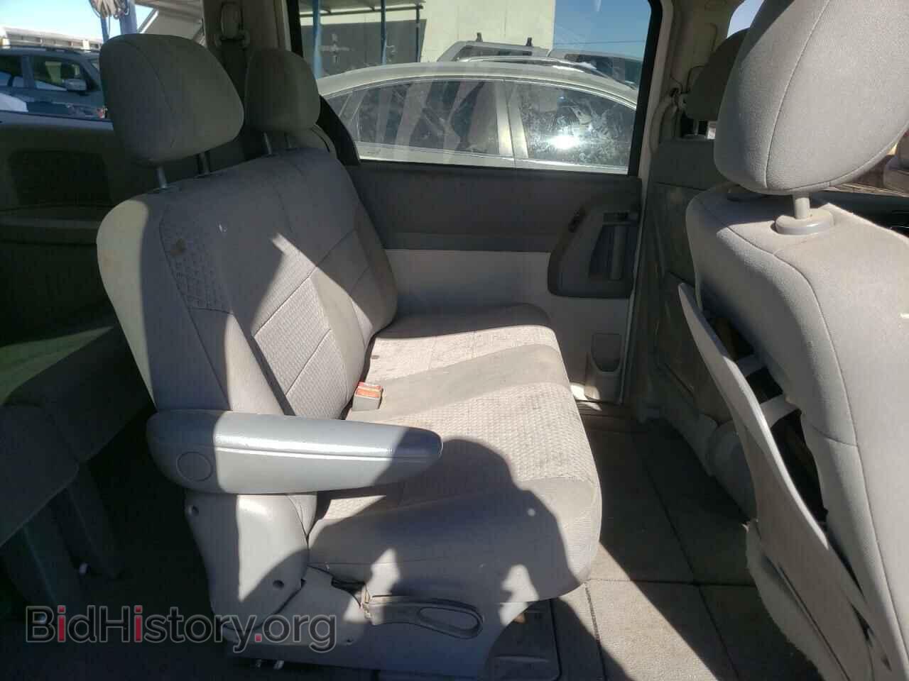 2008 CHRYSLER MINIVAN - VIN: 2A8HR44HX8R628142 - Фото 6