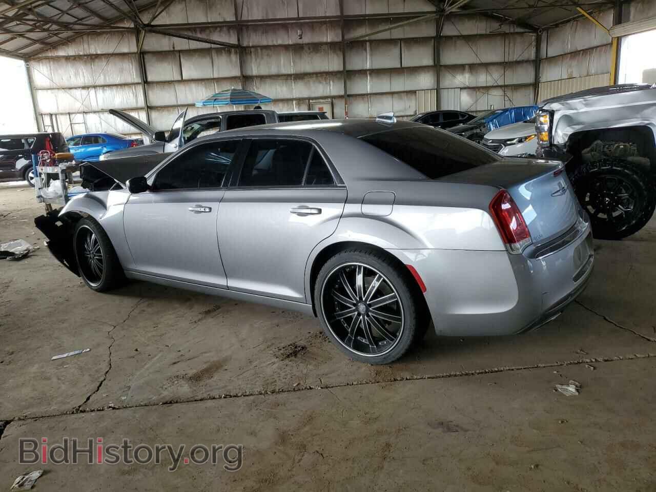 2015 CHRYSLER 300 - VIN: 2C3CCAAG1FH891723 - Фото 2