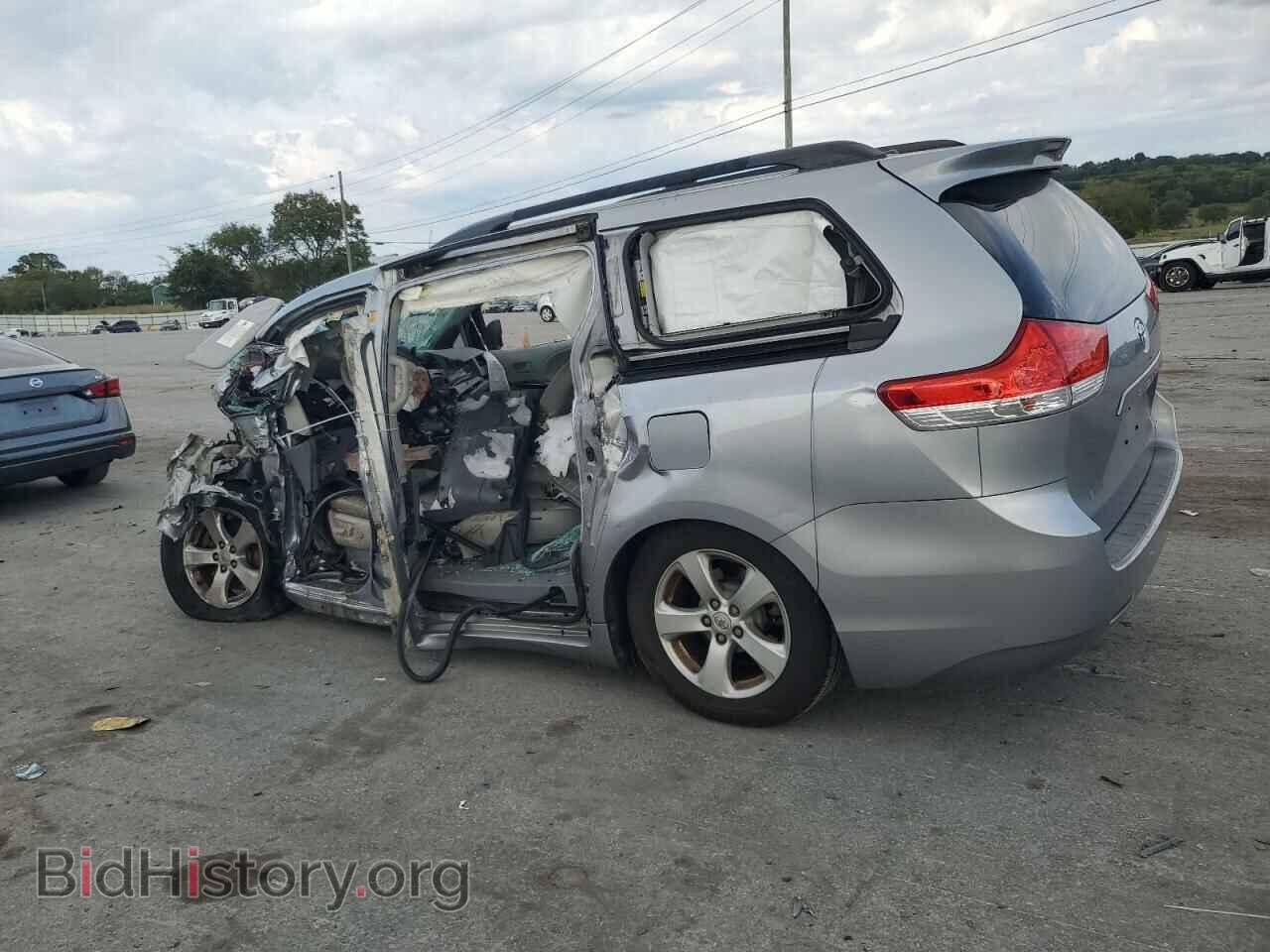2012 TOYOTA All Models - VIN: 5TDKK3DC5CS264082 - Фото 2