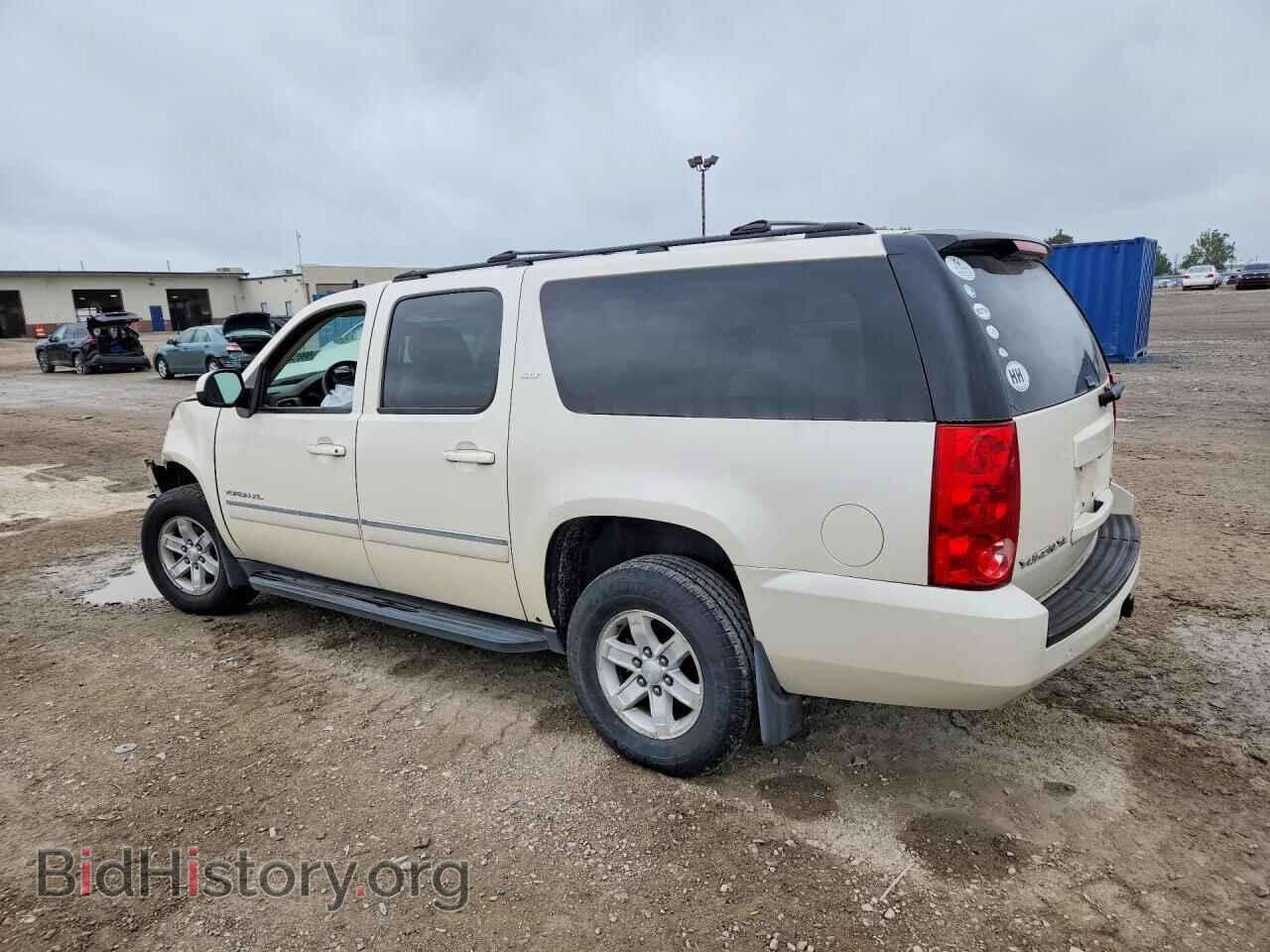2013 GMC YUKON - VIN: 1GKS2KE76DR356057 - Photo 2