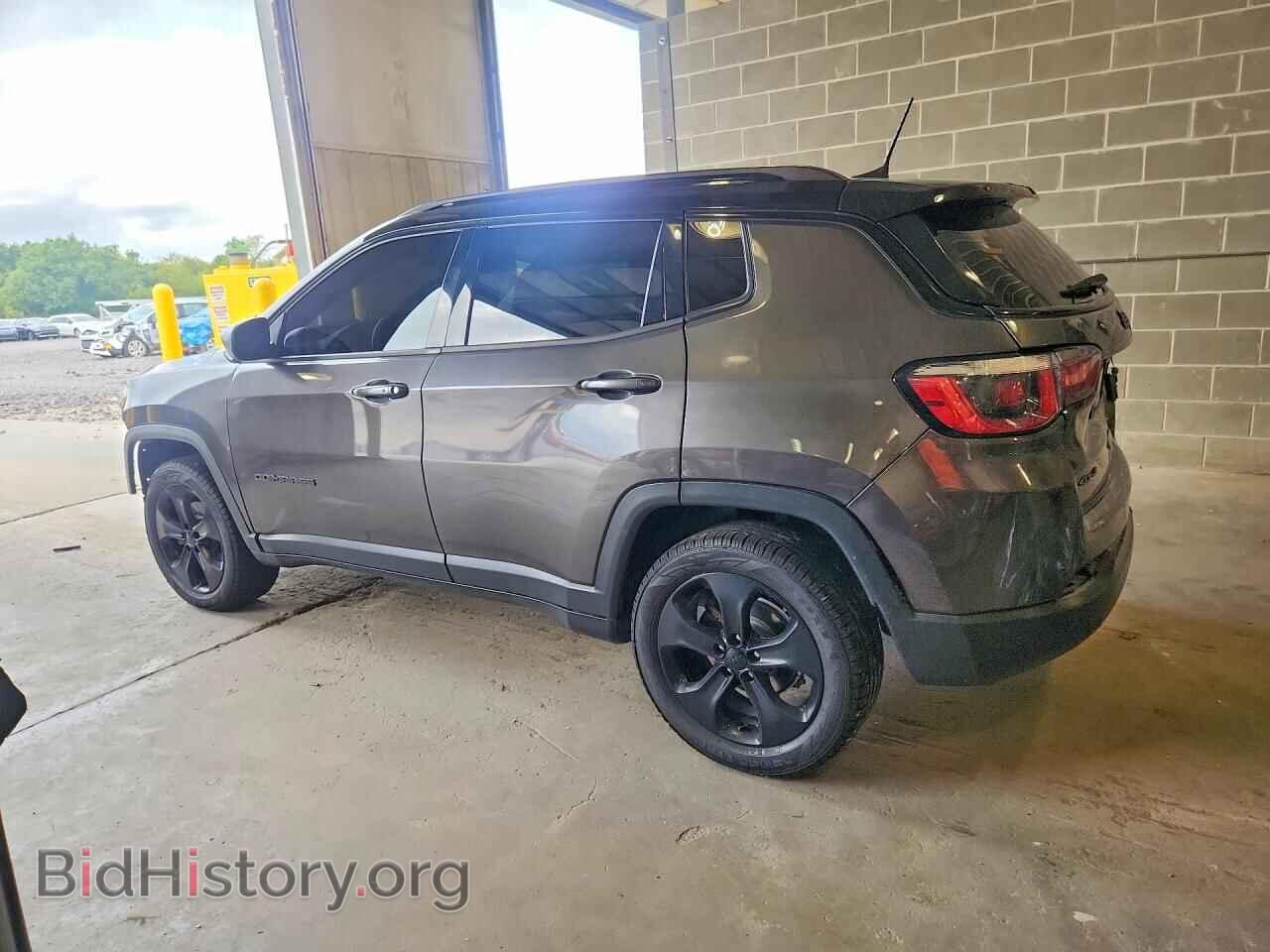 2018 JEEP COMPASS - VIN: 3C4NJDBB1JT337645 - Photo 2