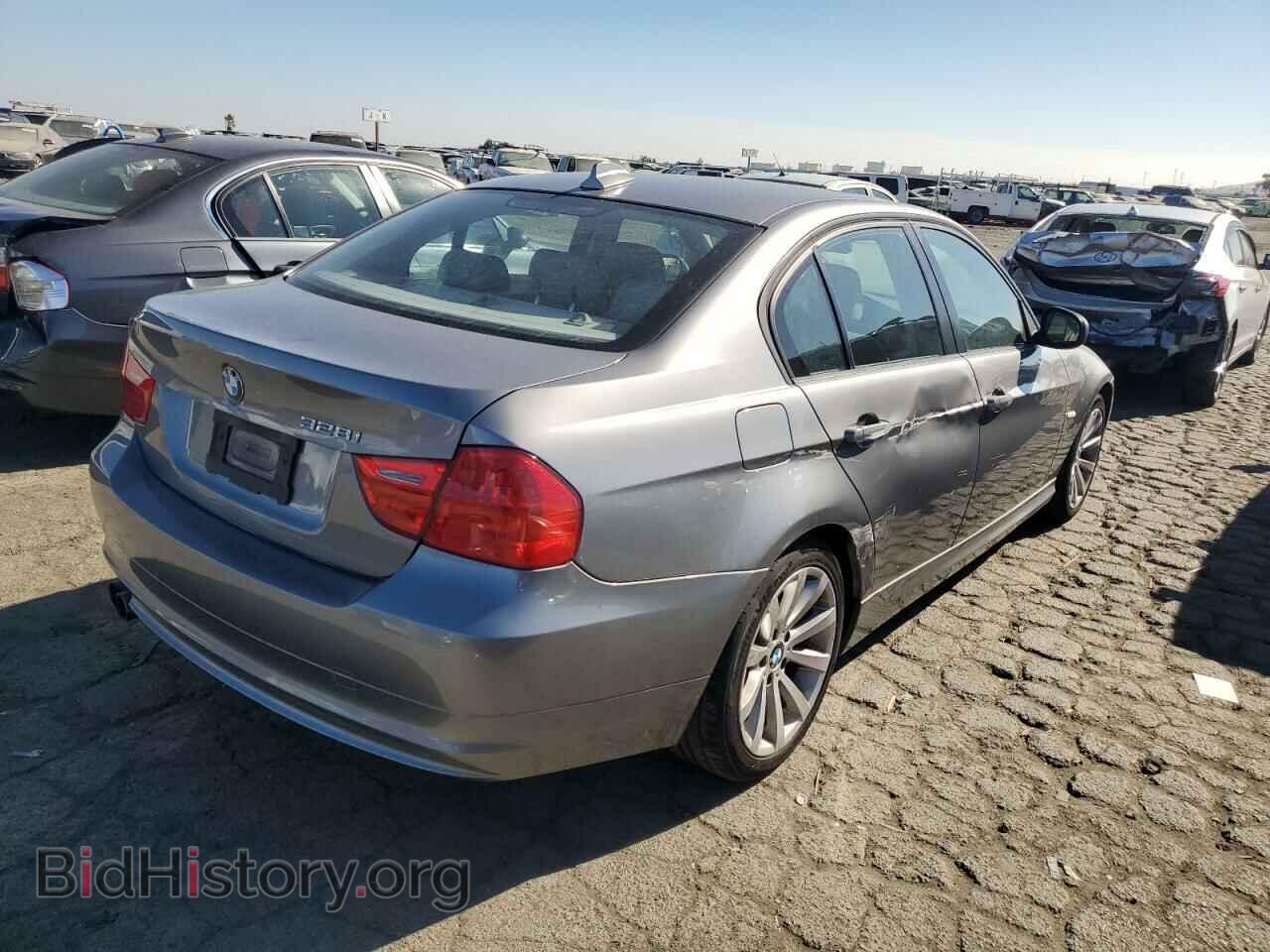 2011 BMW 3 SERIES - VIN: WBAPH5G56BNM73152 - Фото 3