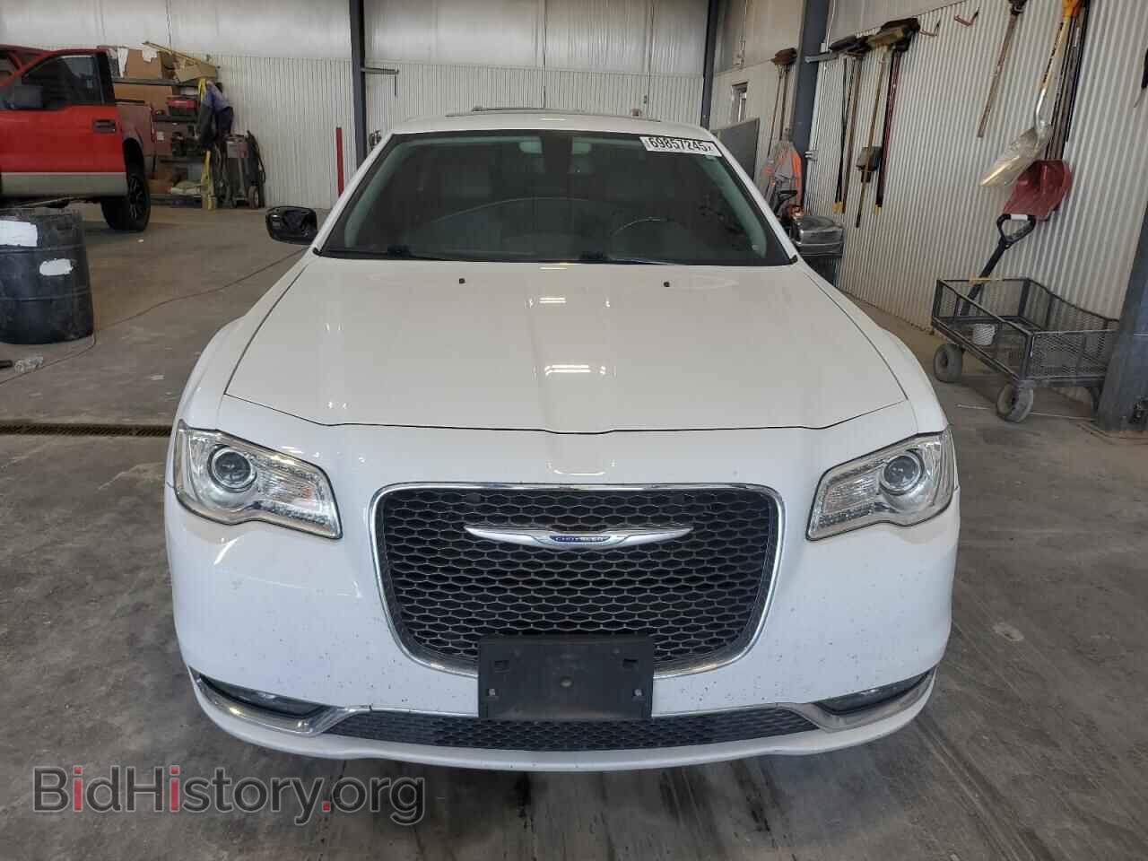2019 CHRYSLER 300 - VIN: 2C3CCAKG6KH586548 - Фото 5