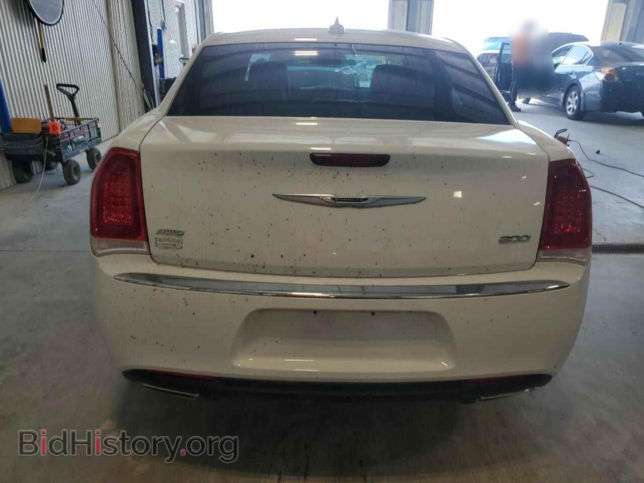2019 CHRYSLER 300 - VIN: 2C3CCAKG6KH586548 - Фото 6