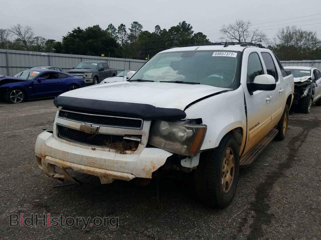 2011 CHEVROLET AVALANCHE - VIN: 3GNMCFE05BG333398 - Photo 2