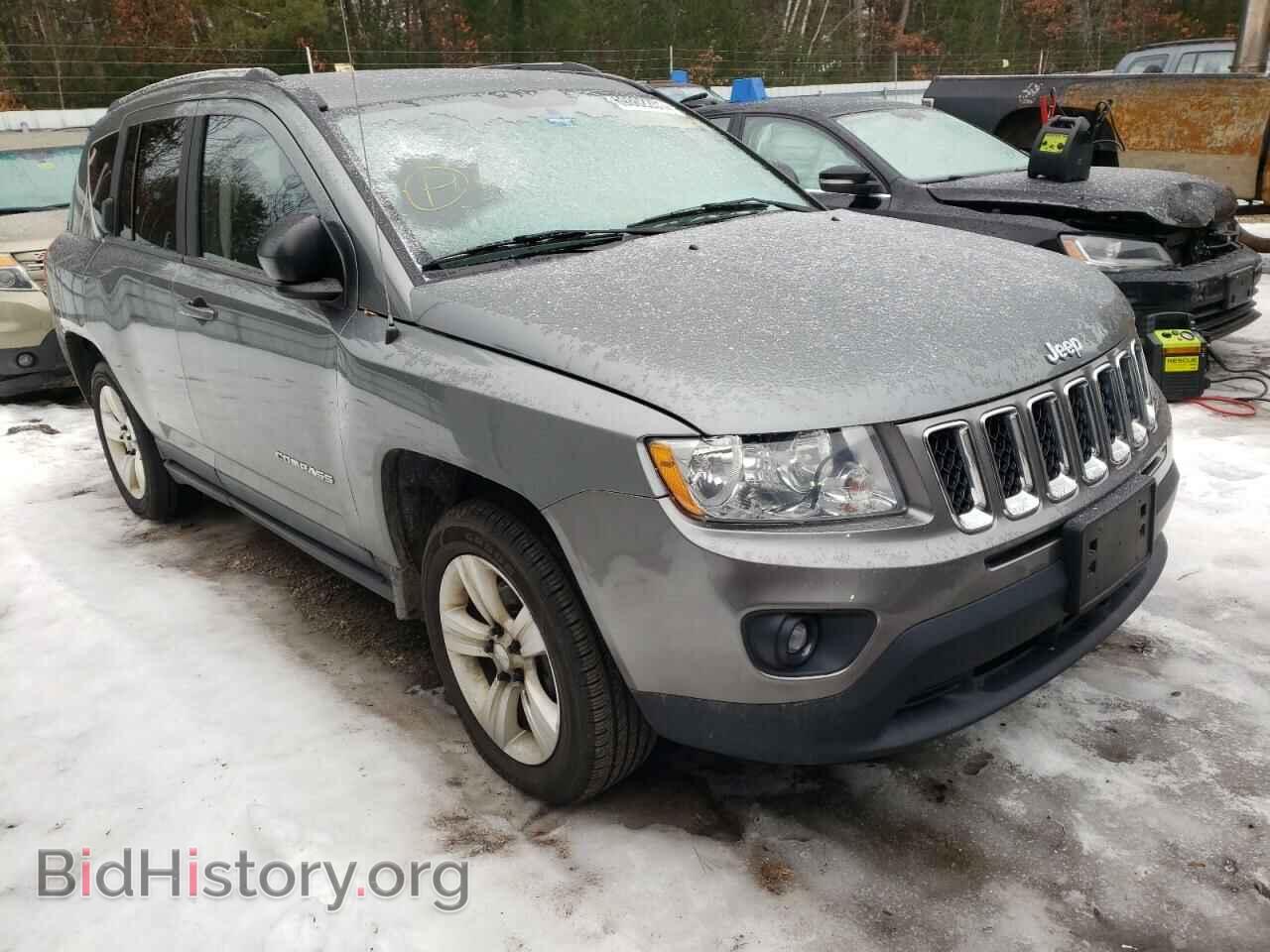 Photo 1J4NF1FB7BD280704 - JEEP COMPASS 2011