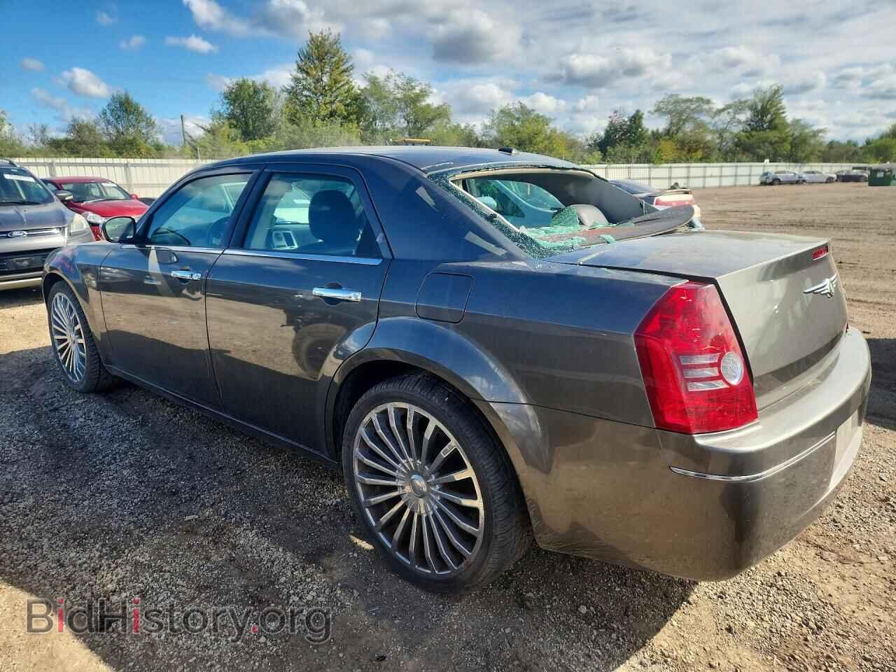 2010 CHRYSLER 300 - VIN: 2C3CA5CV8AH101769 - Фото 2