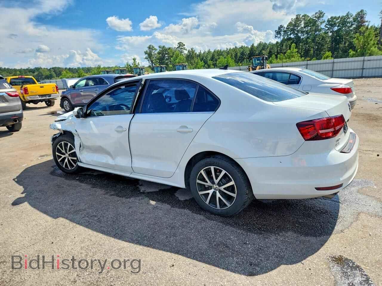 2017 VOLKSWAGEN JETTA - VIN: 3VWDB7AJ2HM394019 - Photo 2