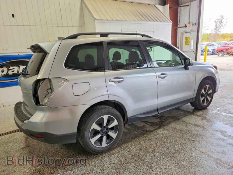 2017 Subaru FORESTER (VIN JF2SJAEC0HH810127) — фото 3 из 13
