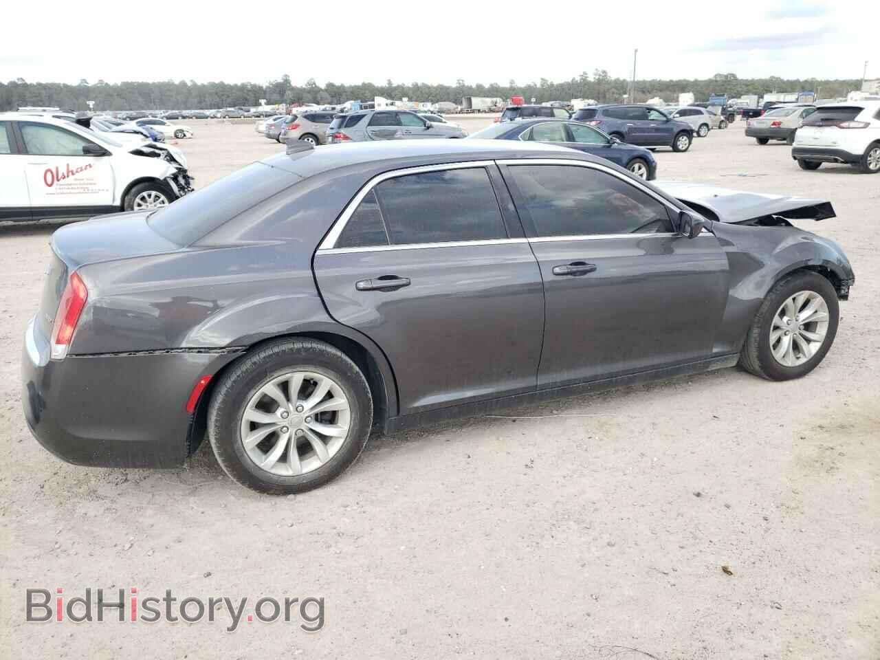 2019 CHRYSLER 300 - VIN: 2C3CCAAG4KH758092 - Фото 3