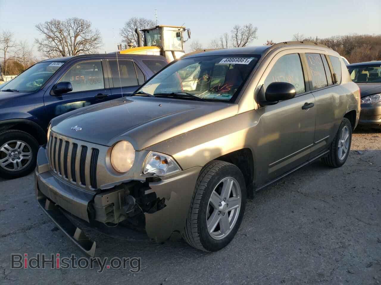 2008 JEEP COMPASS - VIN: 1J8FT47058D697256 - Photo 2