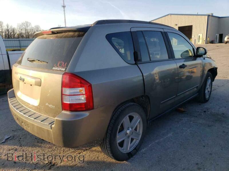 2008 Jeep COMPASS (VIN 1J8FT47058D697256) — photo 4 of 10