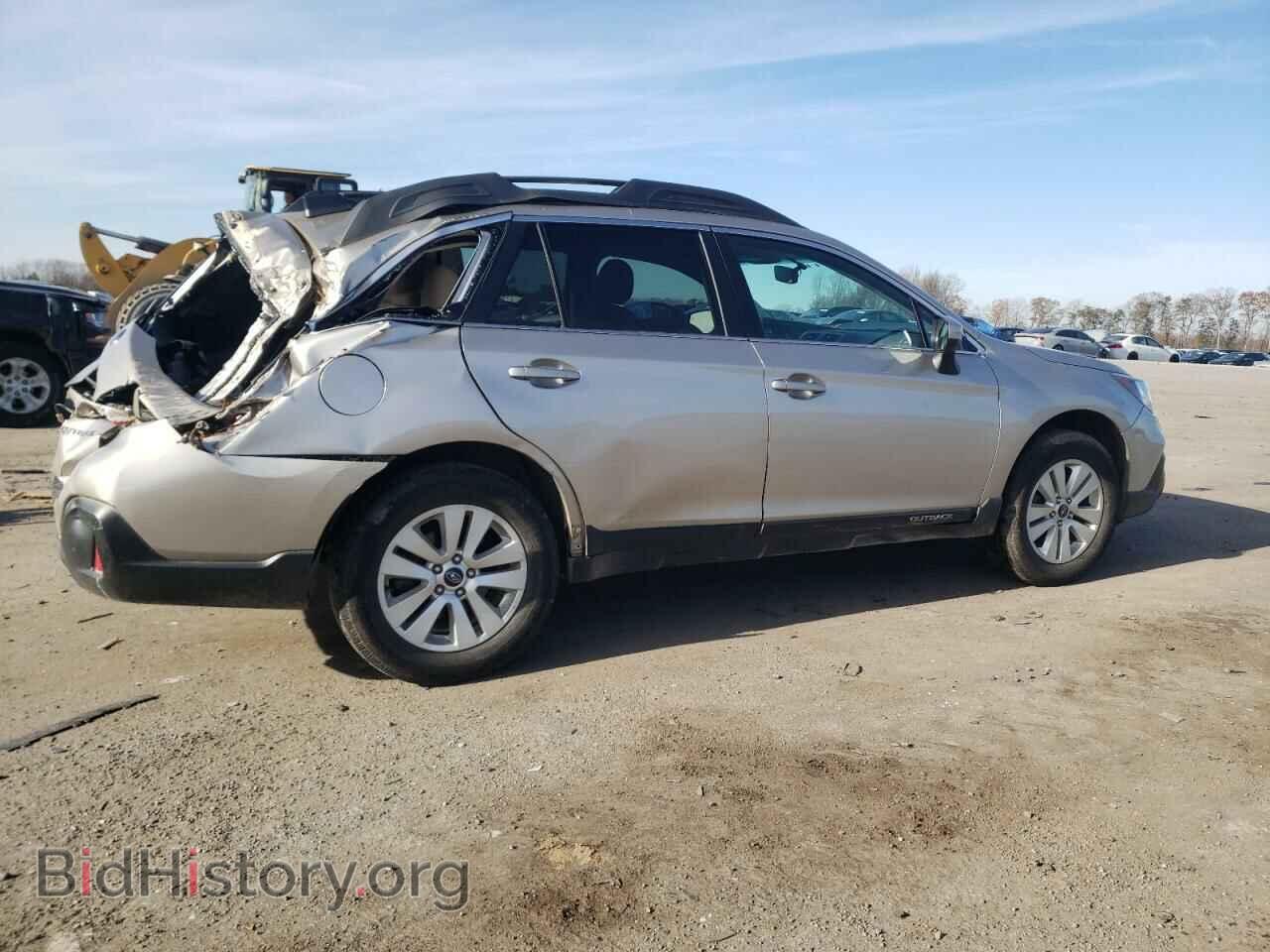 2018 SUBARU OUTBACK - VIN: 4S4BSACC7J3241838 - Фото 3