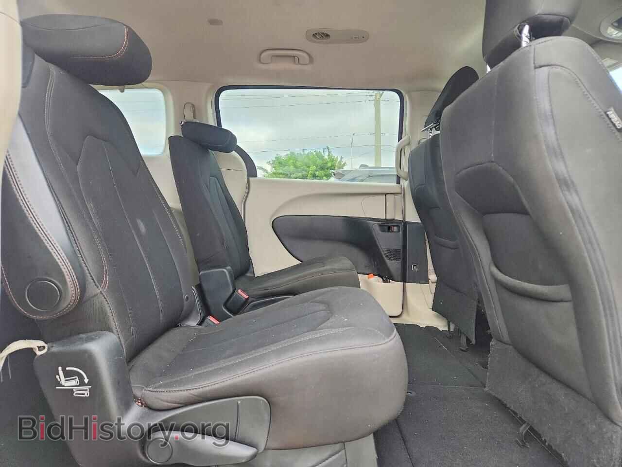 2017 CHRYSLER PACIFICA - VIN: 2C4RC1CGXHR598077 - Photo 11