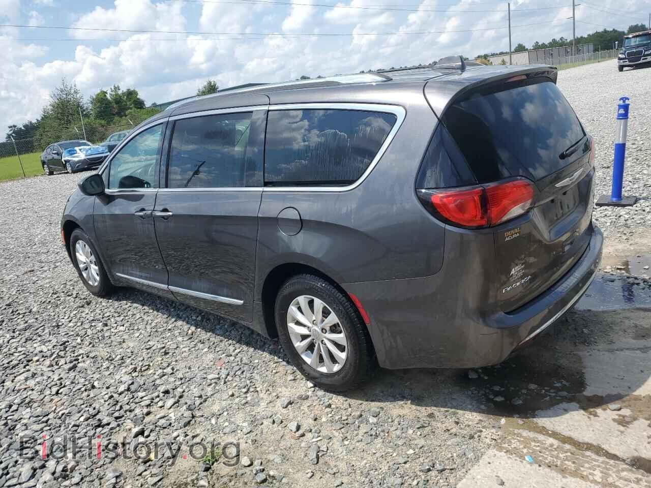 2019 CHRYSLER PACIFICA - VIN: 2C4RC1BG0KR561354 - Фото 2