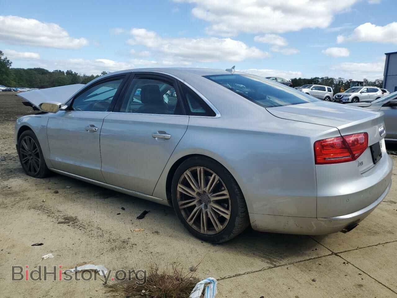 2011 AUDI A8 - VIN: WAUAVAFD8BN026046 - Фото 2