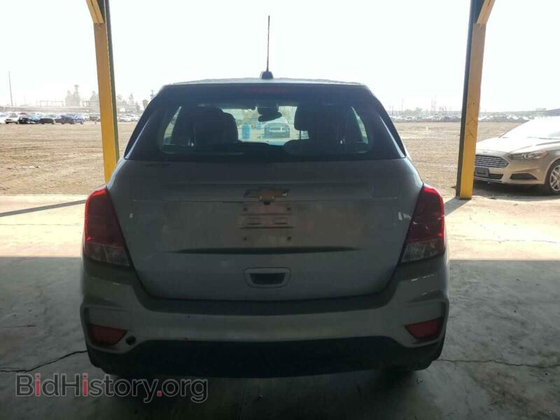 2020 Chevrolet TRAX (VIN 3GNCJKSB0LL308806) — photo 6 of 13