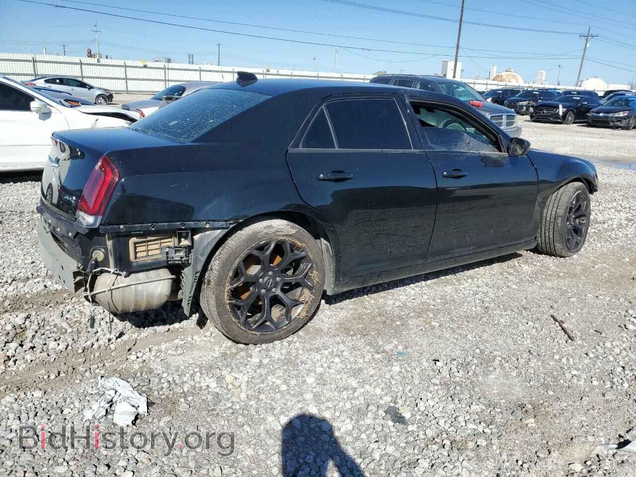 2019 CHRYSLER 300 - VIN: 2C3CCABG0KH654388 - Фото 3