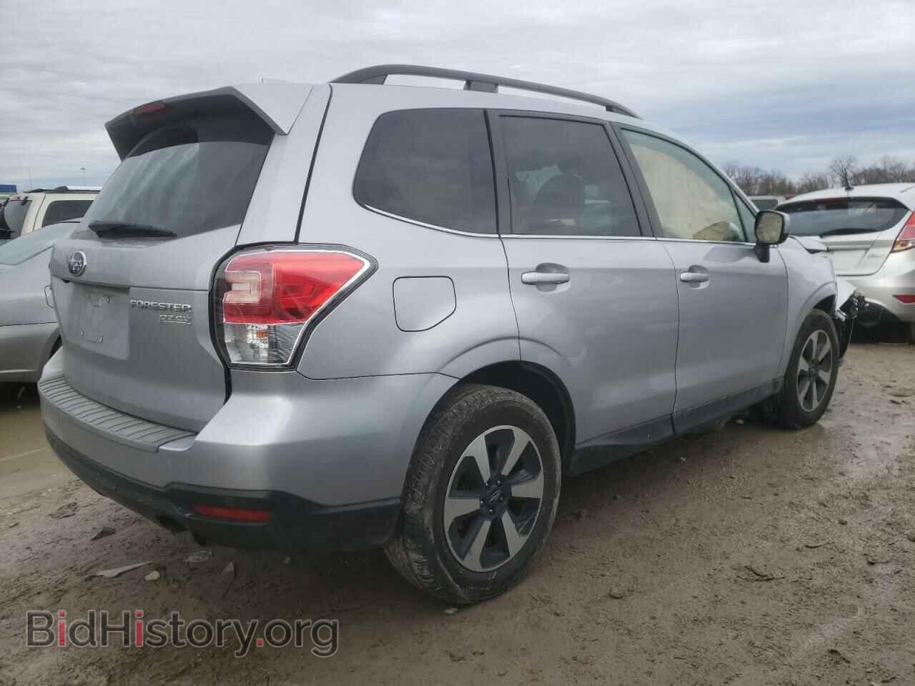 2017 SUBARU FORESTER - VIN: JF2SJARC6HH570723 - Фото 3