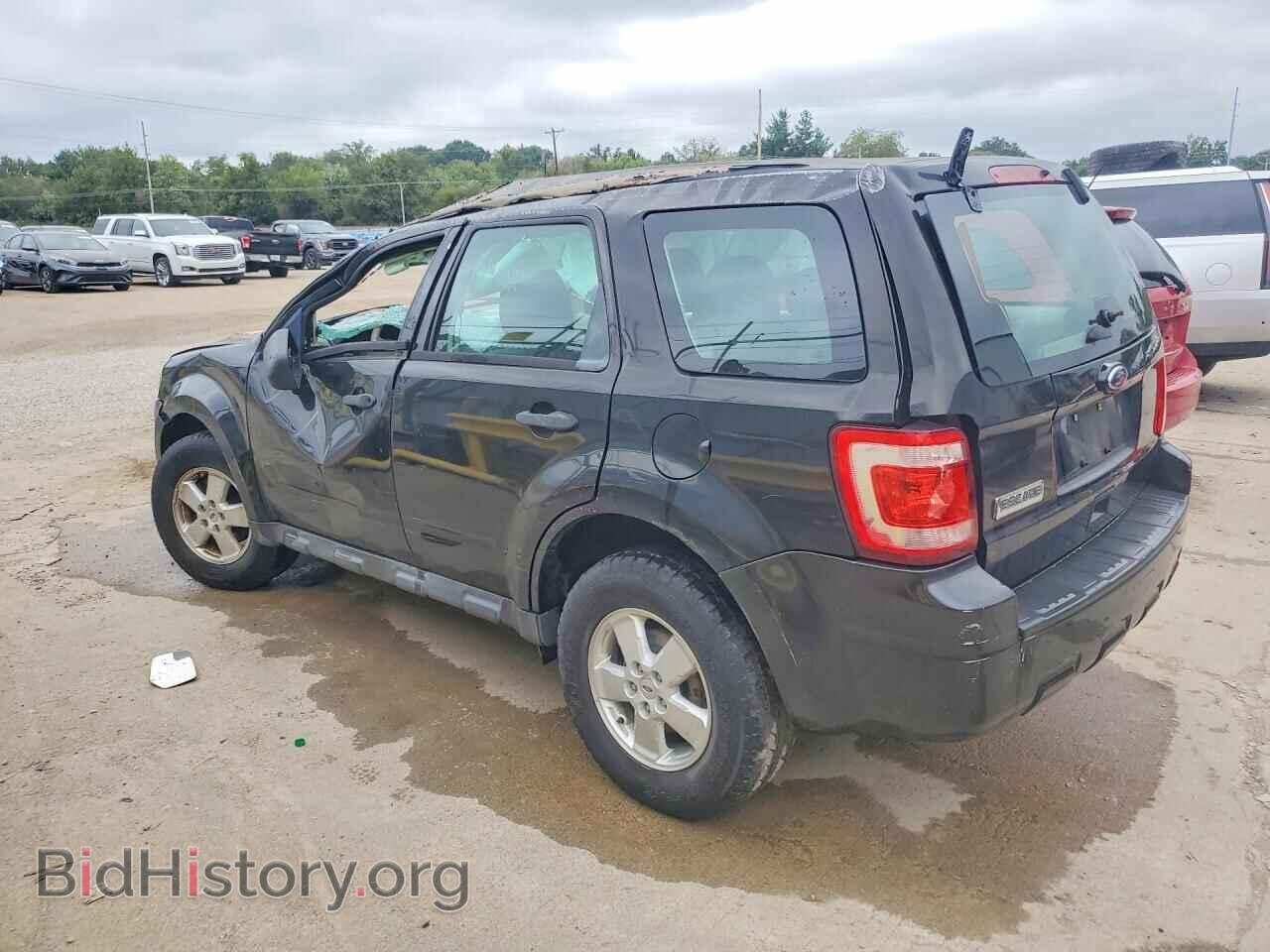 2011 FORD ESCAPE - VIN: 1FMCU0C76BKC61582 - Фото 2