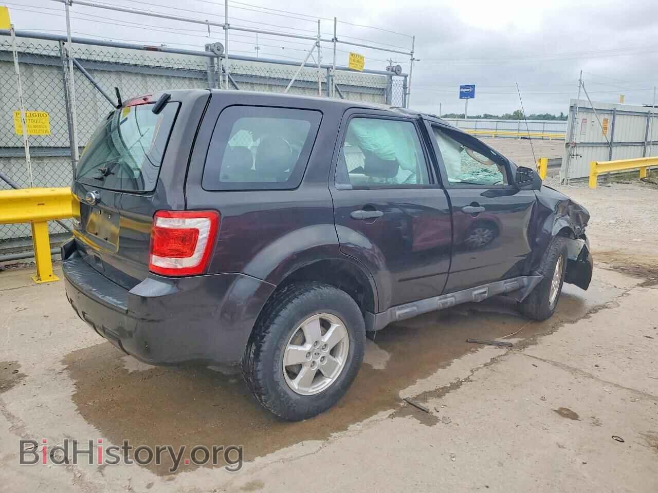 2011 FORD ESCAPE - VIN: 1FMCU0C76BKC61582 - Фото 3