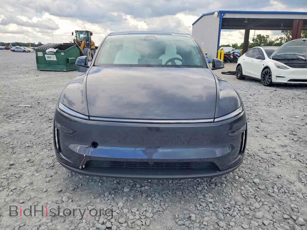 2026 Tesla MODEL Y (VIN 7SAYGDED9TA707749) — photo 5 of 16