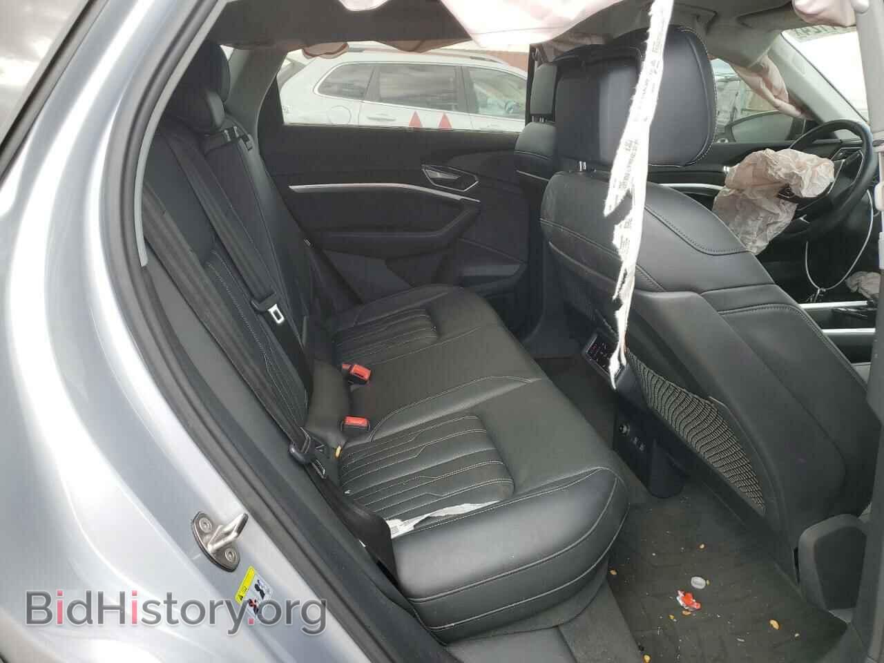 2019 AUDI E-TRON - VIN: WA1VAAGEXKB024303 - Photo 10
