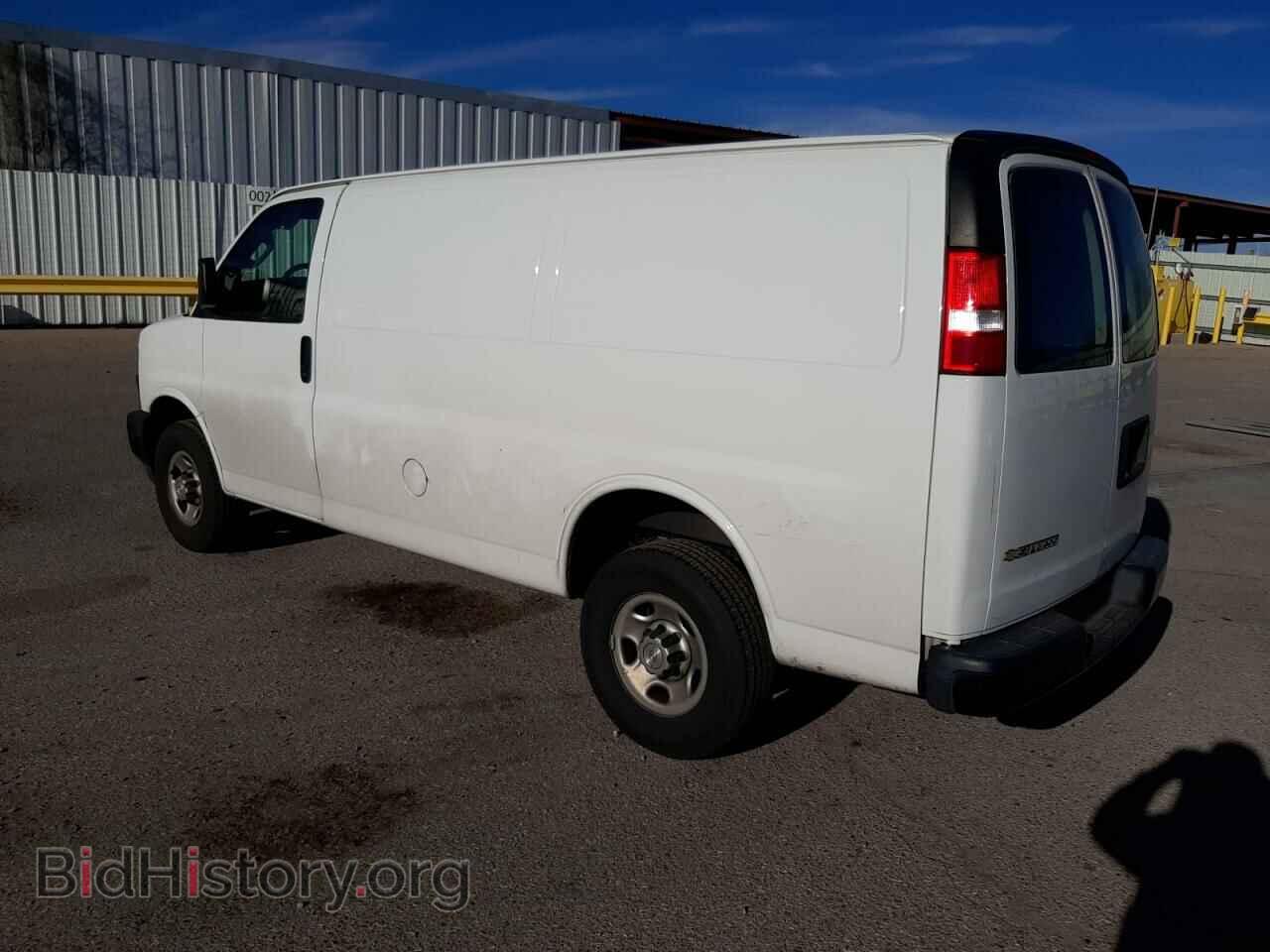 2021 CHEVROLET EXPRESS - VIN: 1GCWGAFP7M1216623 - Фото 2