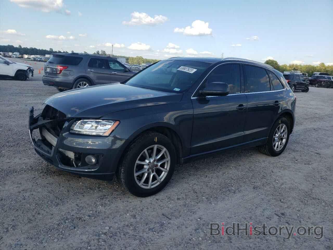 Photo WA1CFAFPXBA040499 - AUDI Q5 2011