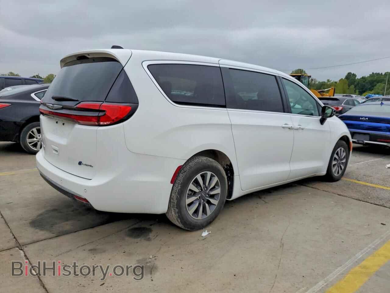 2025 CHRYSLER PACIFICA - VIN: 2C4RC1S74SR565696 - Photo 3
