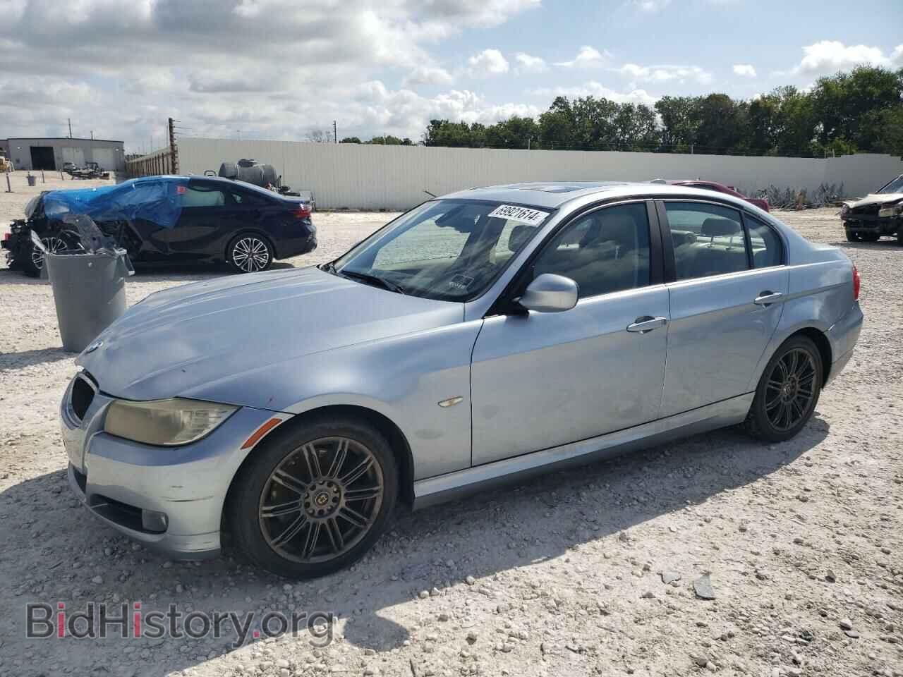 Photo WBAPH7C54BE678826 - BMW 3 SERIES 2011