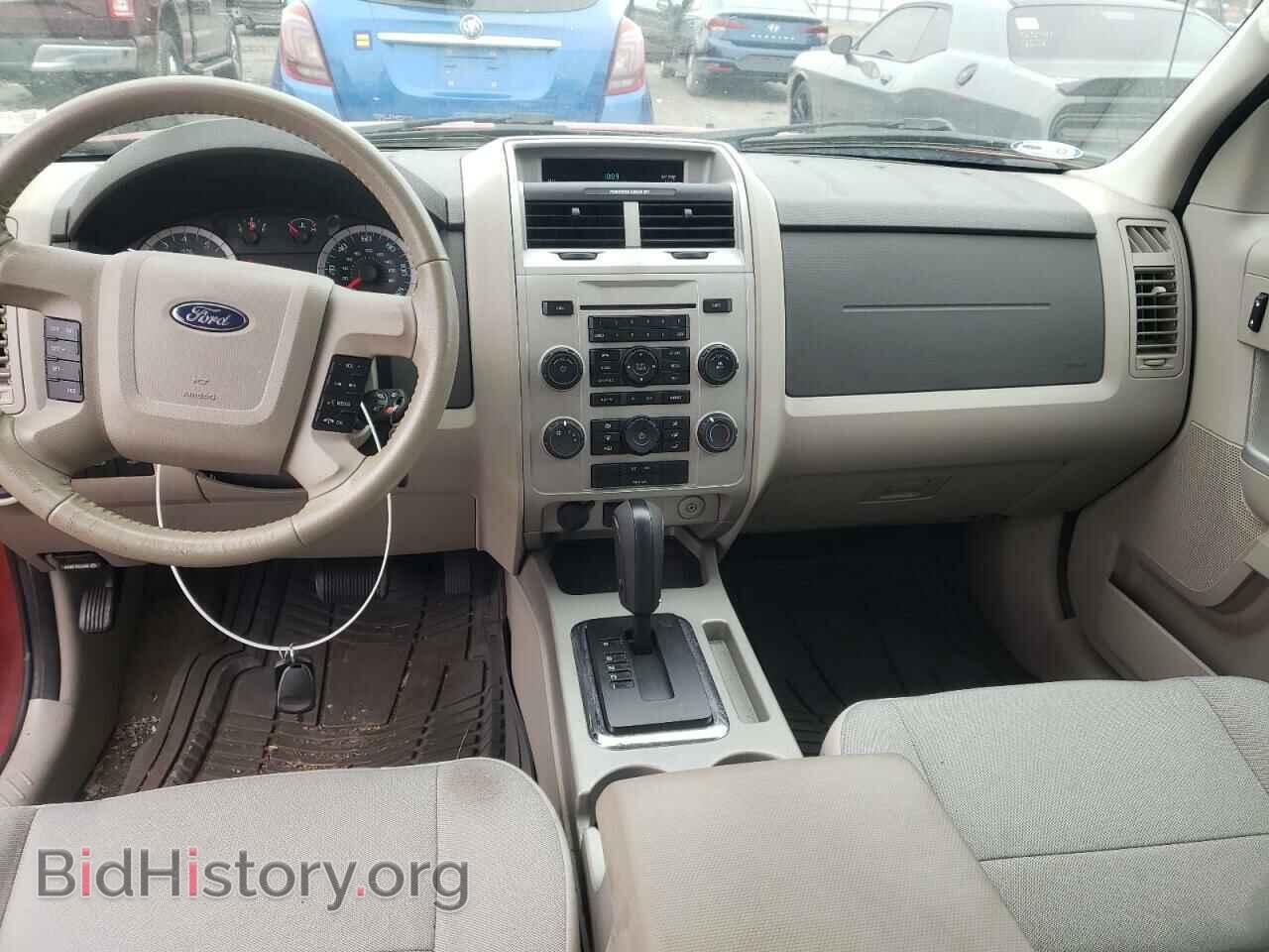 2011 FORD ESCAPE - VIN: 1FMCU0DG9BKC10575 - Фото 8
