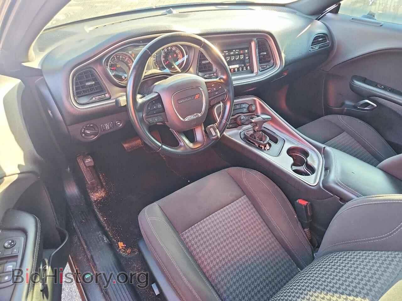 2019 Dodge CHALLENGER (VIN 2C3CDZAG1KH668975) — photo 8 of 14