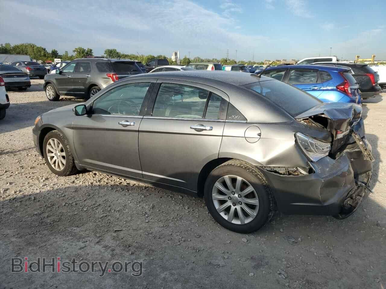 2013 CHRYSLER 200 - VIN: 1C3CCBCG7DN521061 - Фото 2