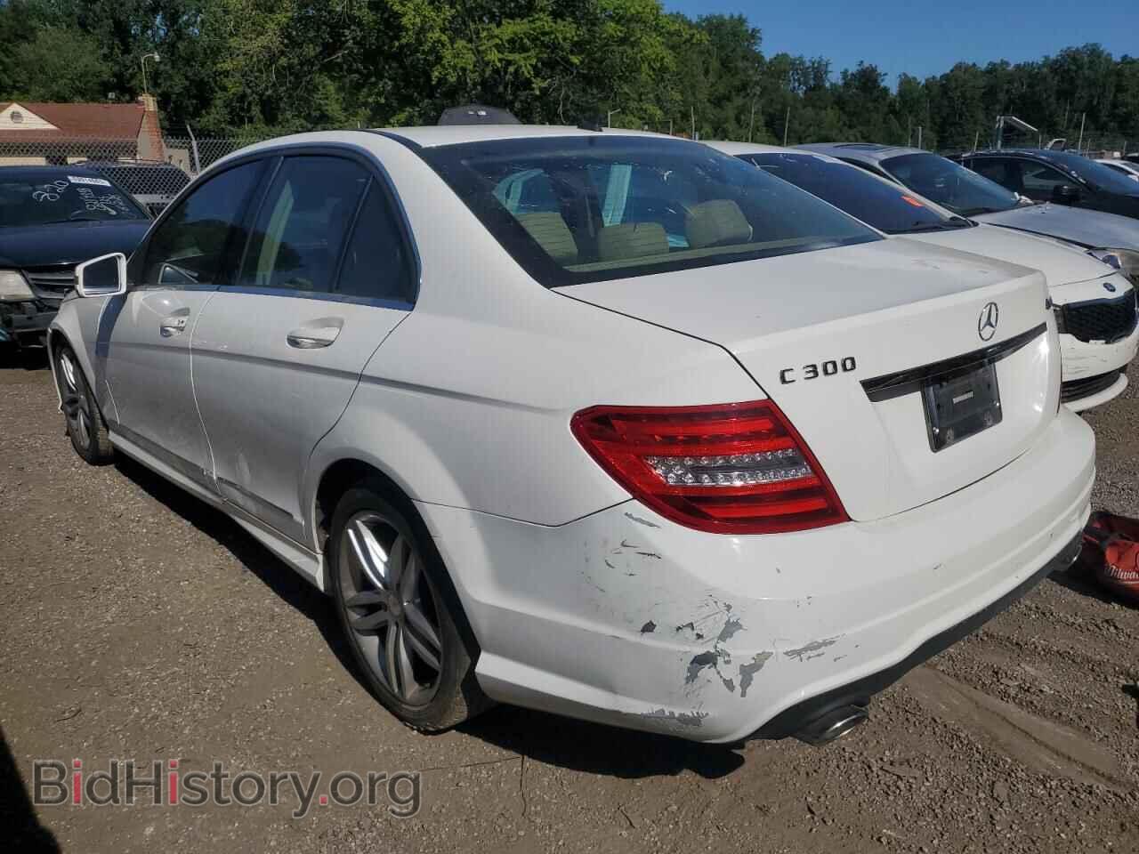 2014 MERCEDES-BENZ C-CLASS - VIN: WDDGF8AB3EA943647 - Фото 2