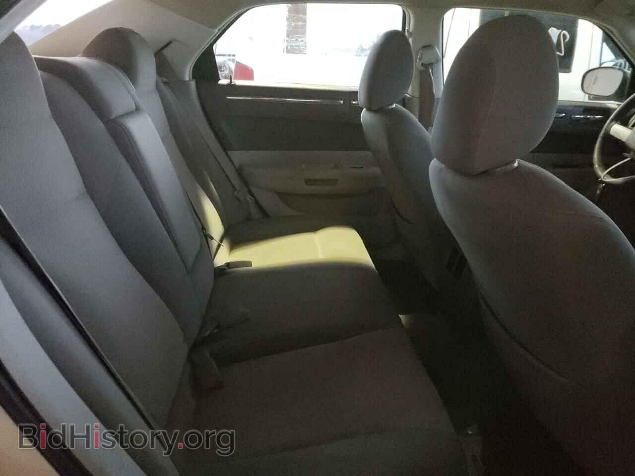 2009 CHRYSLER 300 - VIN: 2C3KA43D49H538323 - Фото 6