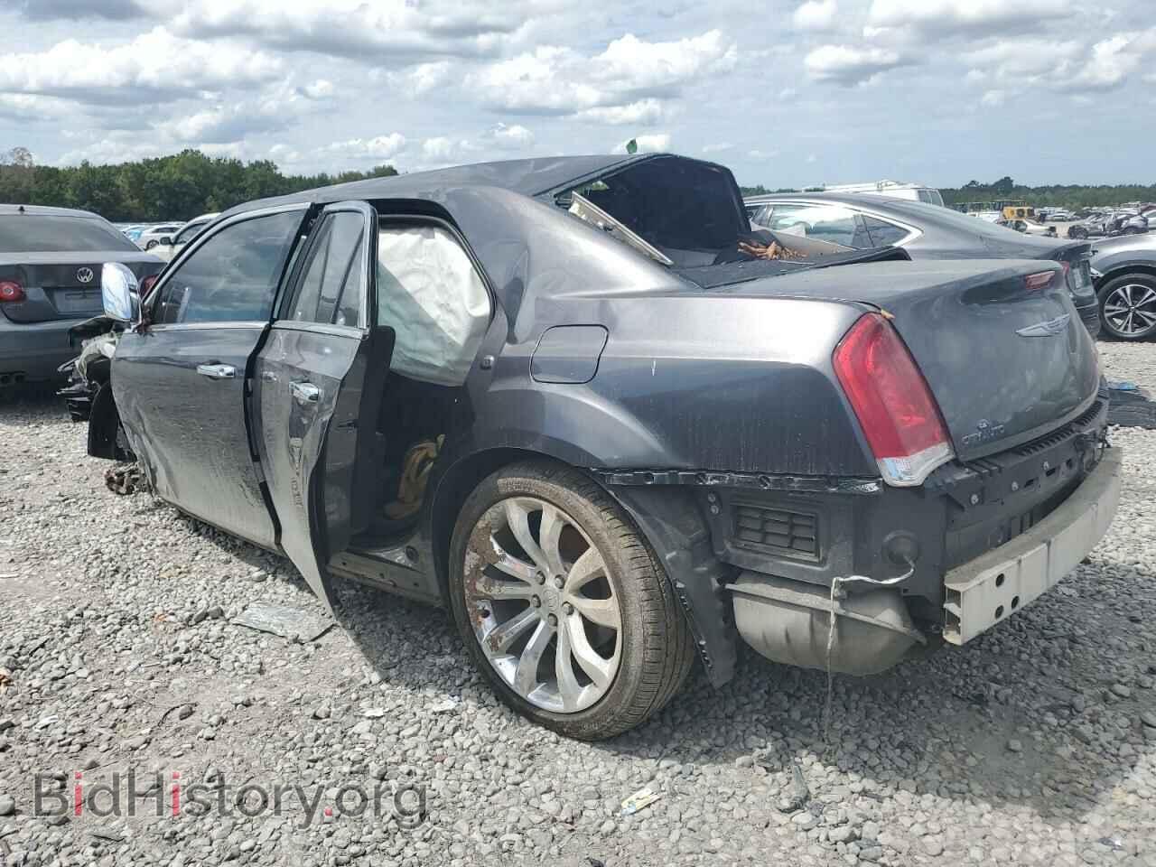 2019 CHRYSLER 300 - VIN: 2C3CCAEG3KH619680 - Фото 2